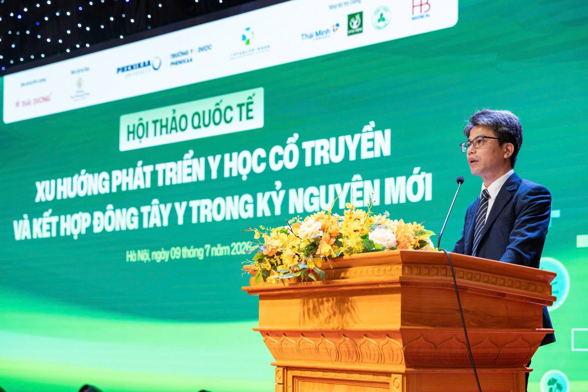Gần 500 đại biểu bàn về xu hướng phát triển Y học cổ truyền trong kỷ nguyên mới Gần 500 đại biểu bàn về xu hướng phát triển Y học cổ truyền trong kỷ nguyên mới
