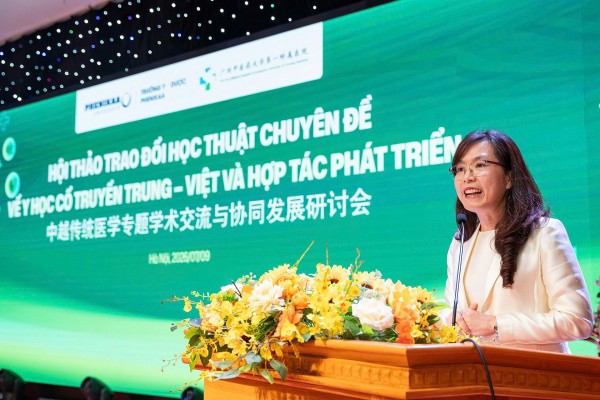 Gần 500 đại biểu bàn về xu hướng phát triển Y học cổ truyền trong kỷ nguyên mới