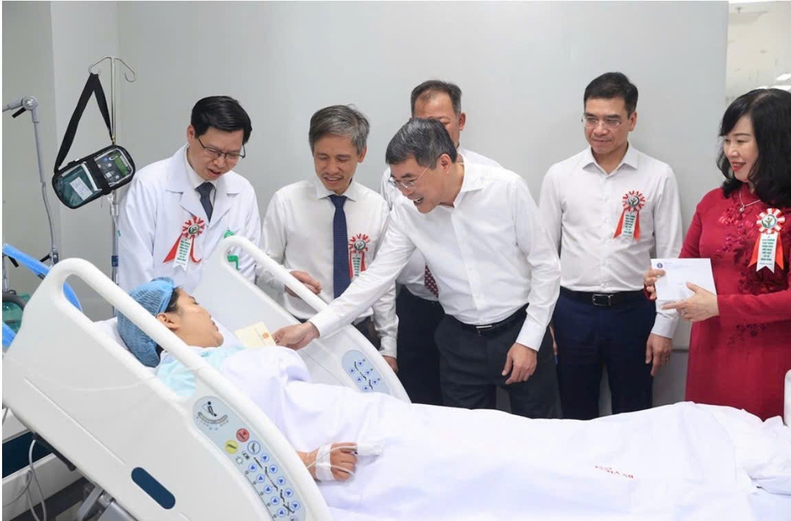 Thủ tướng Chính phủ Lê Minh Hưng: Bệnh viện Hũu nghị Việt Đức đưa kỹ thuật cao đến gần người dân Thủ tướng Chính phủ Lê Minh Hưng: Bệnh viện Hũu nghị Việt Đức đưa kỹ thuật cao đến gần người dân