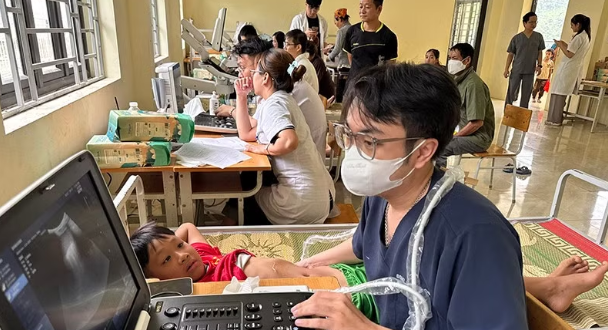Tăng cường công tác khám, chữa bệnh cho người dân vùng cao Tăng cường công tác khám, chữa bệnh cho người dân vùng cao