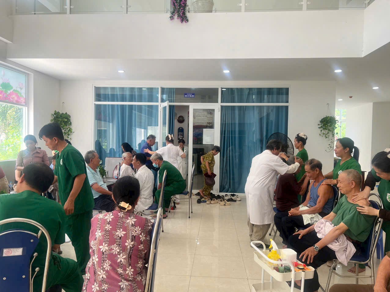 Nhà giáo, Bác sĩ Y học cổ truyền Nguyễn Minh Phương: Từ truyền thống gia đình đến hành trình trao nghề, phụng sự cộng đồng Nhà giáo, Bác sĩ Y học cổ truyền Nguyễn Minh Phương: Từ truyền thống gia đình đến hành trình trao nghề, phụng sự cộng đồng