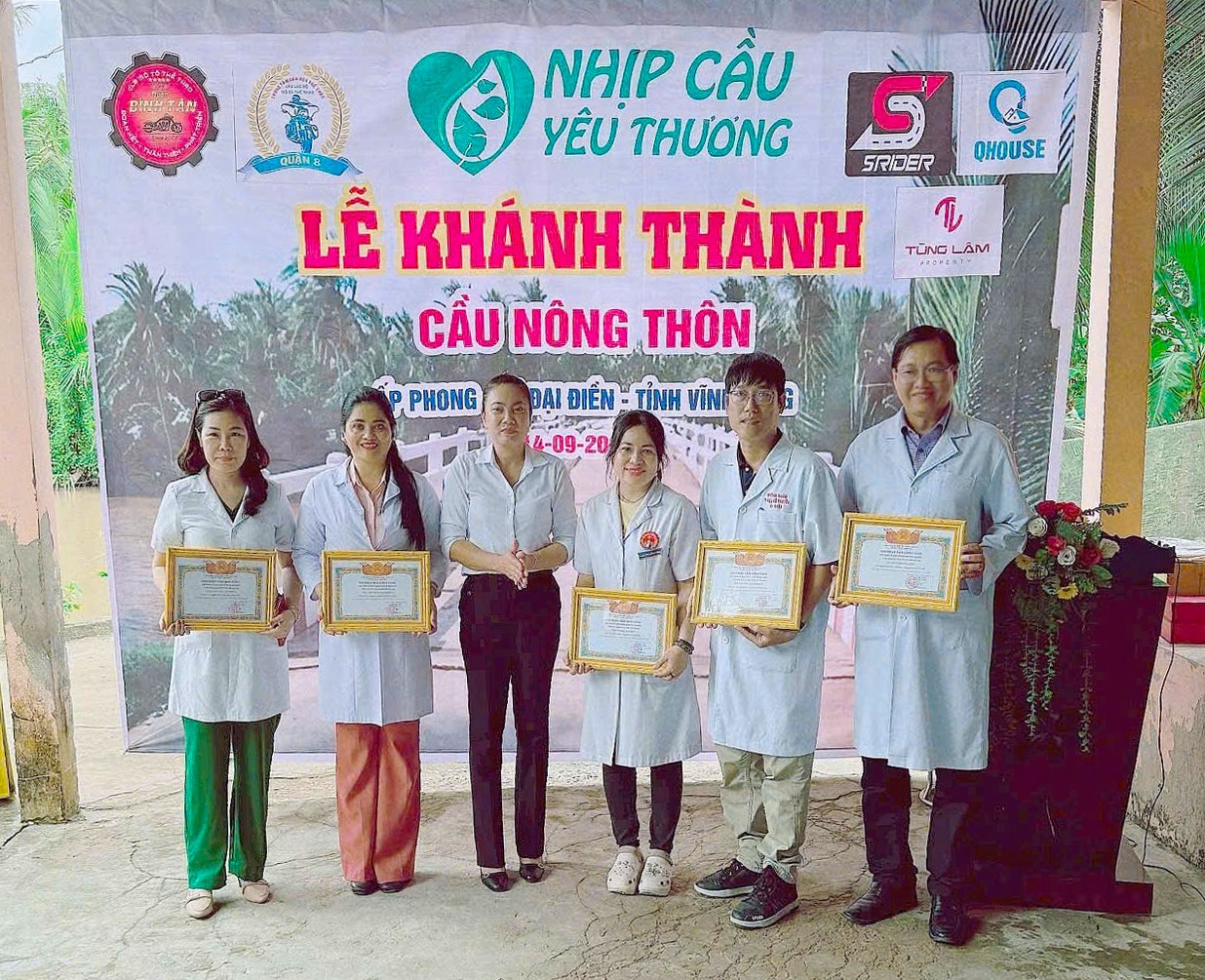 Nhà giáo, Bác sĩ Y học cổ truyền Nguyễn Minh Phương: Từ truyền thống gia đình đến hành trình trao nghề, phụng sự cộng đồng Nhà giáo, Bác sĩ Y học cổ truyền Nguyễn Minh Phương: Từ truyền thống gia đình đến hành trình trao nghề, phụng sự cộng đồng