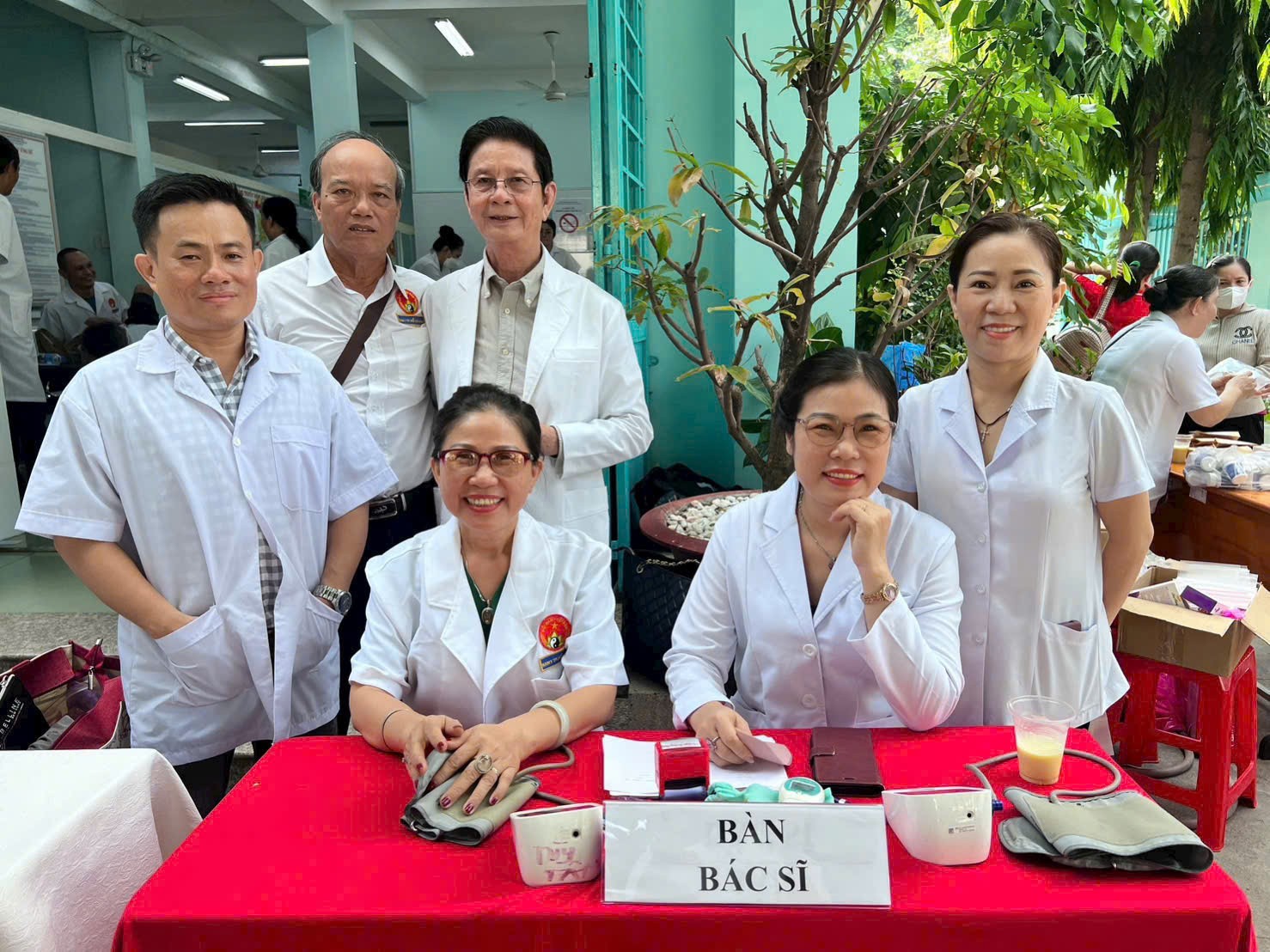 Nhà giáo, Bác sĩ Y học cổ truyền Nguyễn Minh Phương: Từ truyền thống gia đình đến hành trình trao nghề, phụng sự cộng đồng Nhà giáo, Bác sĩ Y học cổ truyền Nguyễn Minh Phương: Từ truyền thống gia đình đến hành trình trao nghề, phụng sự cộng đồng