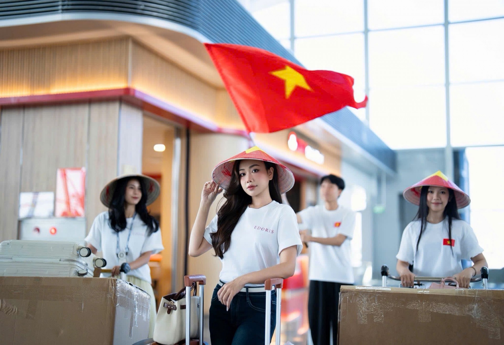 CEO Edoris - Nguyễn Thảo với khát vọng định hình lại xu hướng thời trang Việt CEO Edoris Nguyễn Thảo với khát vọng định hình lại xu hướng thời trang Việt