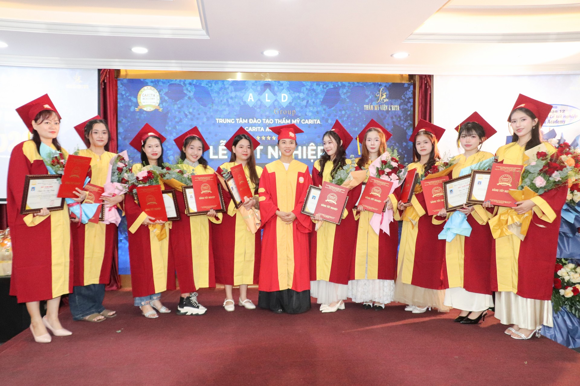 TP.HCM: Trung tâm Đào tạo Thẩm mỹ Carita Academy tổ chức lễ tốt nghiệp cho học viên nghề chăm sóc sắc đẹp TP.HCM: Trung tâm Đào tạo Thẩm mỹ Carita Academy tổ chức lễ tốt nghiệp cho học viên nghề chăm sóc sắc đẹp