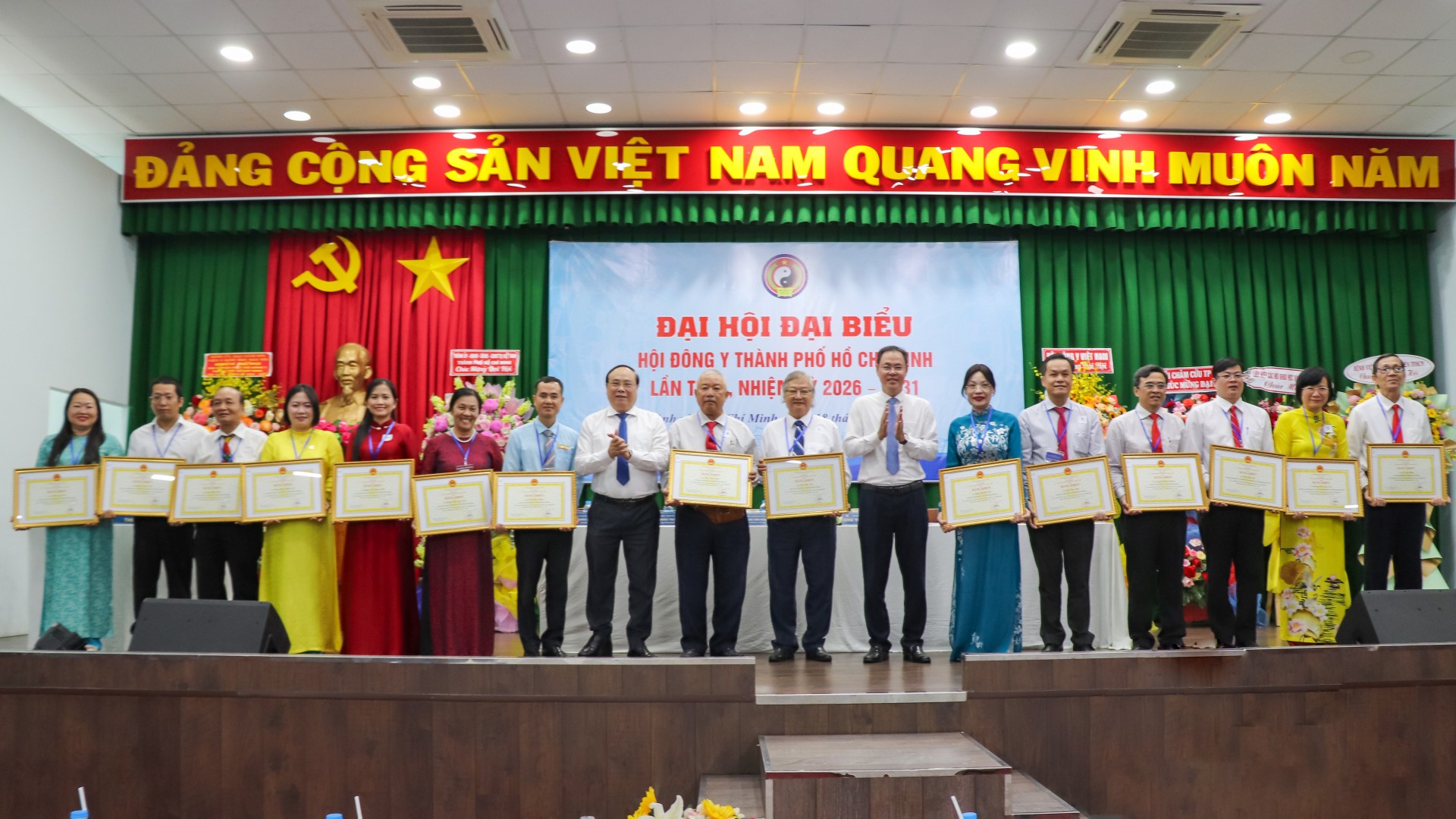 Đại hội đại biểu Hội Đông y TP.HCM lần thứ I: TS.BS Trương Thị Ngọc Lan được bầu làm Chủ tịch Đại hội đại biểu Hội Đông y TP.HCM lần thứ I: TS.BS Trương Thị Ngọc Lan được bầu làm Chủ tịch