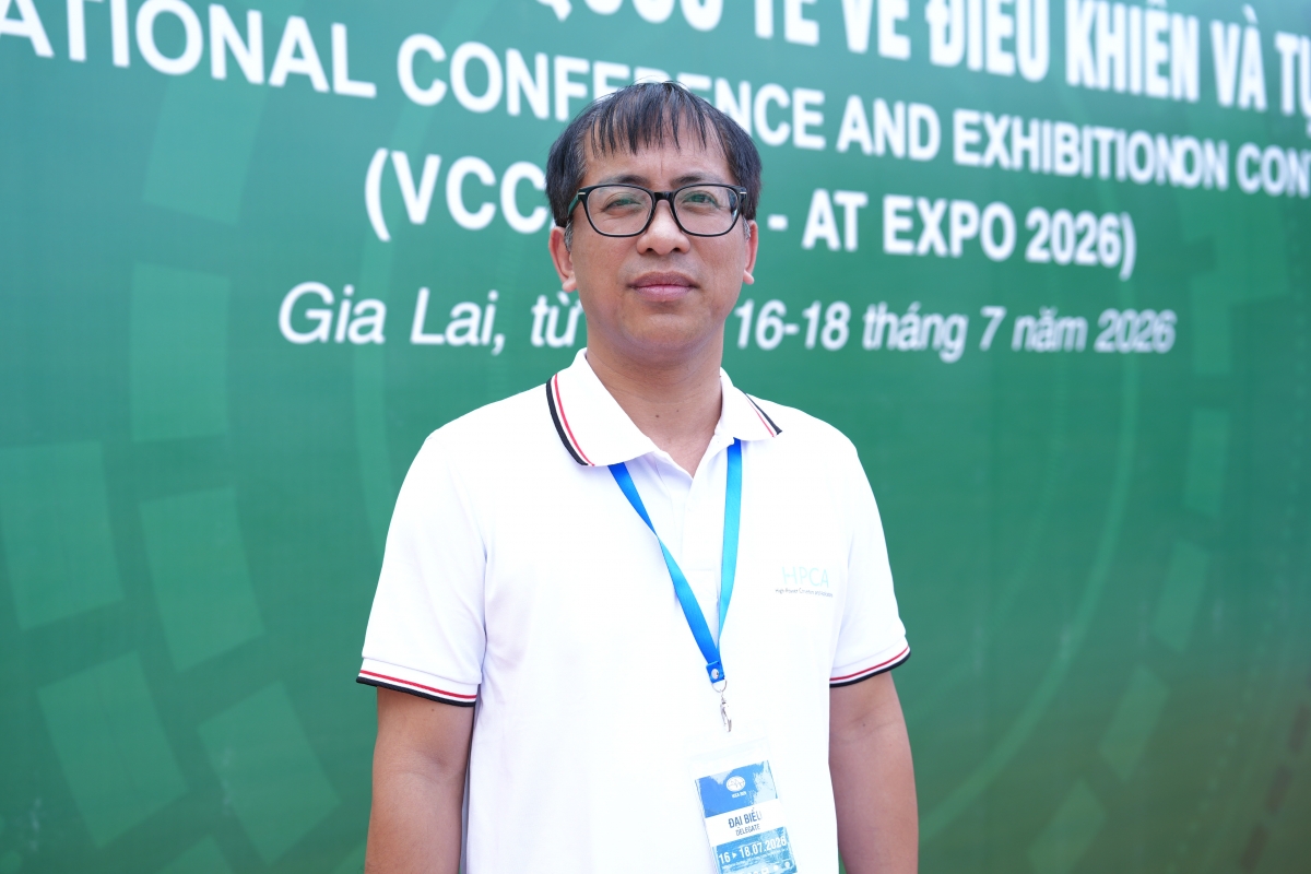 VCCA 2026: Khi sinh viên tự tin bước lên diễn đàn khoa học lớn VCCA 2026: Khi sinh viên tự tin bước lên diễn đàn khoa học lớn