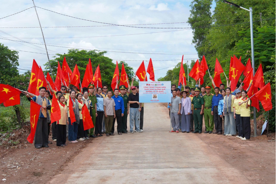 Dấu ấn Mùa hè xanh của tuổi trẻ Trường Đại học Nam Cần Thơ nơi biên giới Tây Nguyên Dấu ấn Mùa hè xanh của tuổi trẻ Trường Đại học Nam Cần Thơ nơi biên giới Tây Nguyên