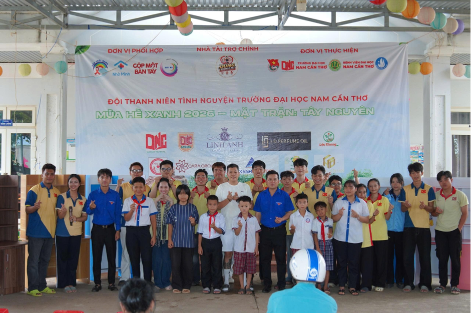 Dấu ấn Mùa hè xanh của tuổi trẻ Trường Đại học Nam Cần Thơ nơi biên giới Tây Nguyên Dấu ấn Mùa hè xanh của tuổi trẻ Trường Đại học Nam Cần Thơ nơi biên giới Tây Nguyên