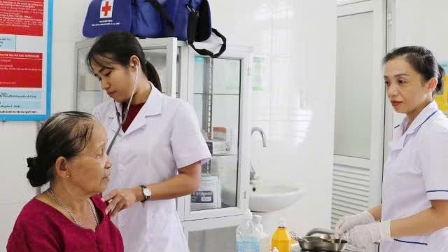 Xử lý bất cập cho trạm y tế tuyến xã