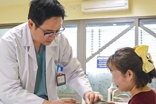 Bước tiến trong điều trị dị tật sọ mặt: Mỗi ngày kéo giãn xương 1mm thay thế đại phẫu