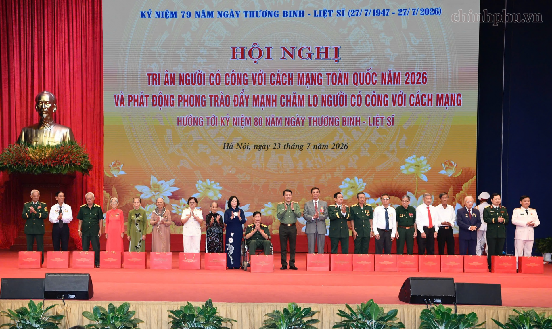 Những hình ảnh xúc động tại Hội nghị tri ân người có công với cách mạng toàn quốc năm 2026