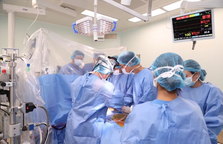 Chạy đua với "thời gian vàng" để trao cơ hội sống từ 2 nguồn tạng hiến