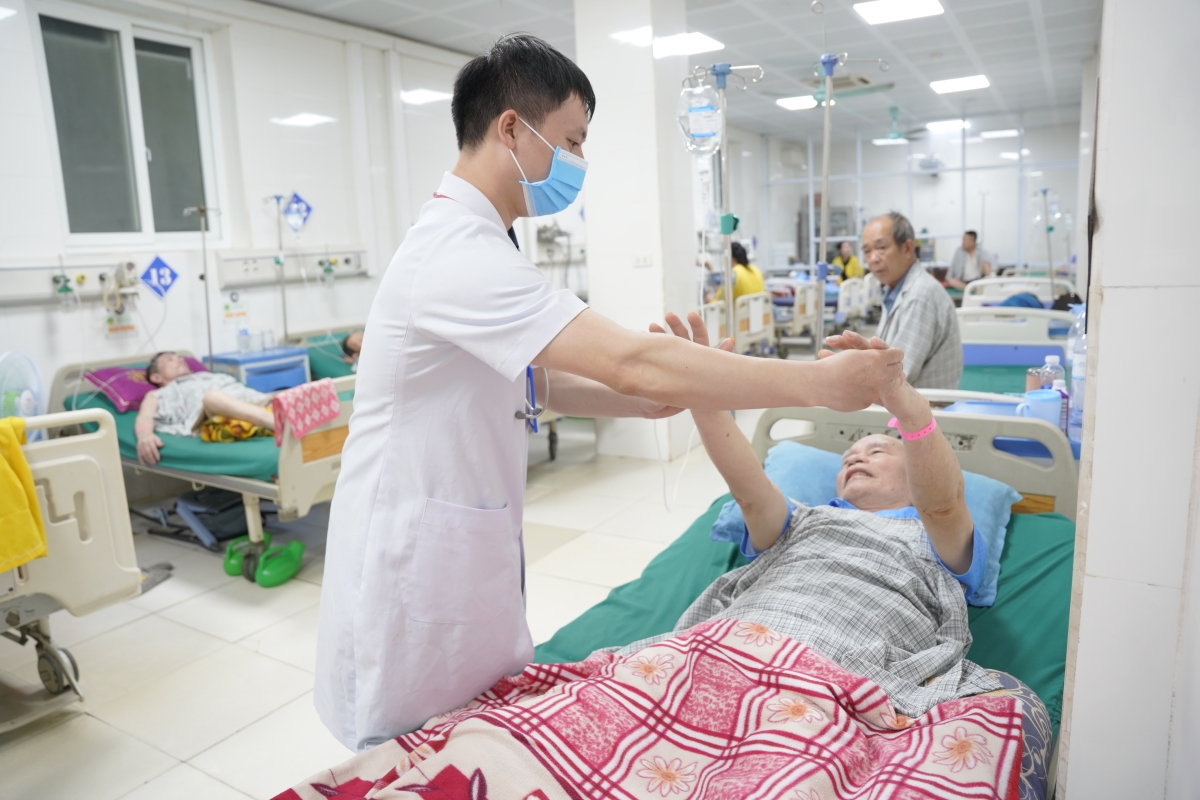 Sau khi can thiệp, bệnh nhân người cao tuổi hồi phục nhanh chóng