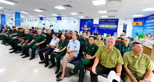 Lan tỏa nghĩa tình tháng 7 với 10.000 liều vaccine cúm dành tặng người có công