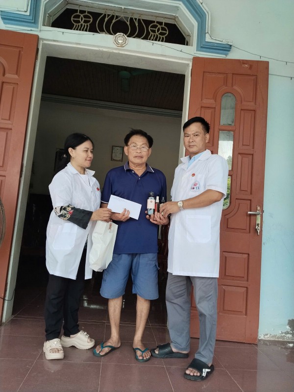 Chi hội Nam Y Thái Nguyên đến tận nhà chăm sóc sức khỏe, tri ân thương binh nặng nhân kỷ niệm 79 năm Ngày Thương binh - Liệt sĩ