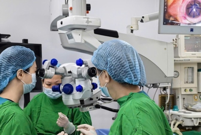 Trao ánh sáng từ những nghĩa cử nhân văn