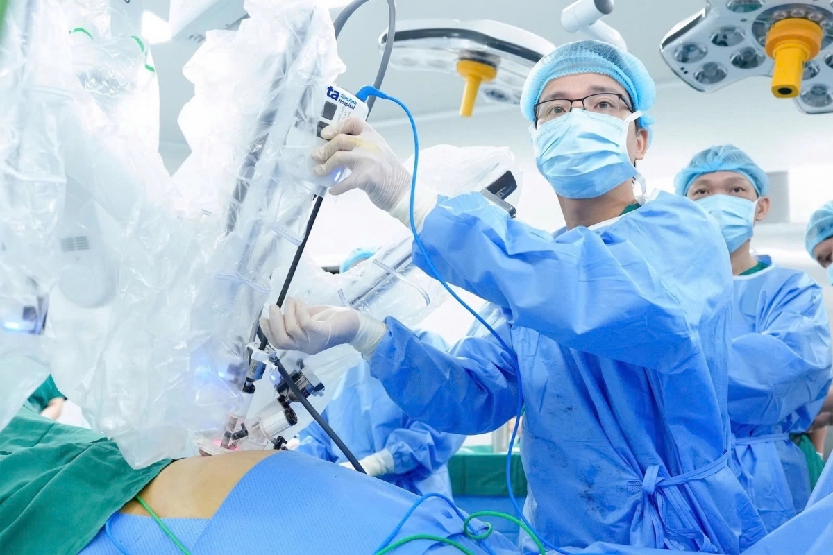Ứng dụng thiết bị một cổng Single-site trên robot thế hệ mới trong điều trị ung thư Ứng dụng thiết bị một cổng Single-site trên robot thế hệ mới trong điều trị ung thư