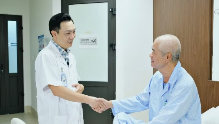 Phẫu thuật cắt khối u thận tăng gấp đôi kích thước sau 4 tháng Phẫu thuật cắt khối u thận tăng gấp đôi kích thước sau 4 tháng
