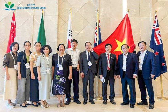 GS.TS. Trần Minh Điển được trao Giải thưởng Bác sĩ Nhi khoa Châu Á xuất sắc năm 2026