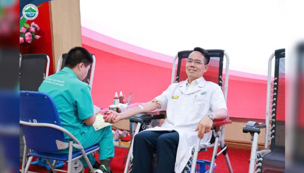 Gắn kết và đồng cảm giữa thầy thuốc và bệnh nhân Gắn kết và đồng cảm giữa thầy thuốc và bệnh nhân