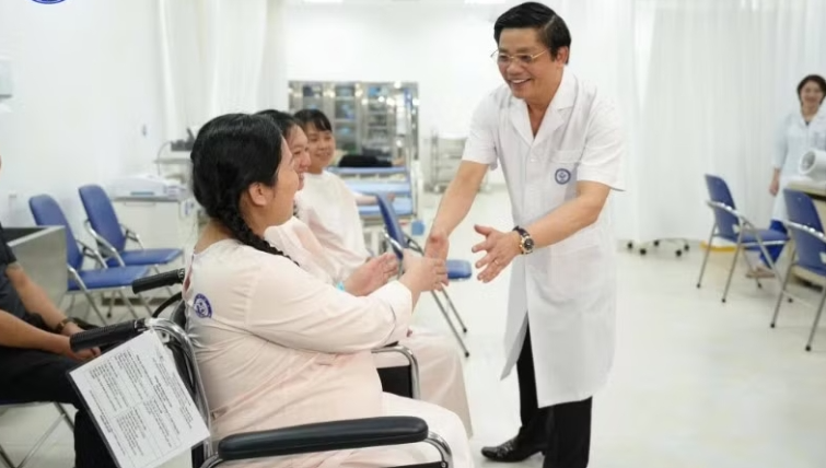 Ngày hoạt động đầu tiên, Bệnh viện Phụ sản Trung ương cơ sở 2 đón hơn 500 lượt khám Ngày hoạt động đầu tiên, Bệnh viện Phụ sản Trung ương cơ sở 2 đón hơn 500 lượt khám