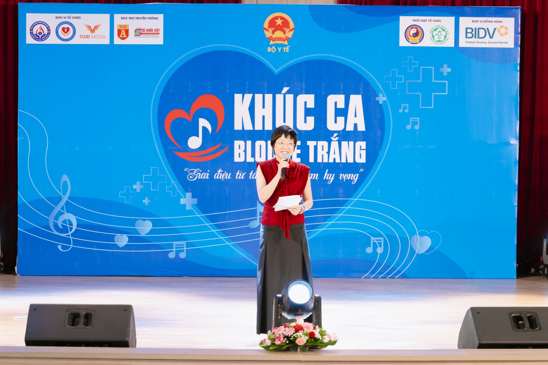 Khúc Ca Blouse Trắng 2026 Khúc Ca Blouse Trắng 2026