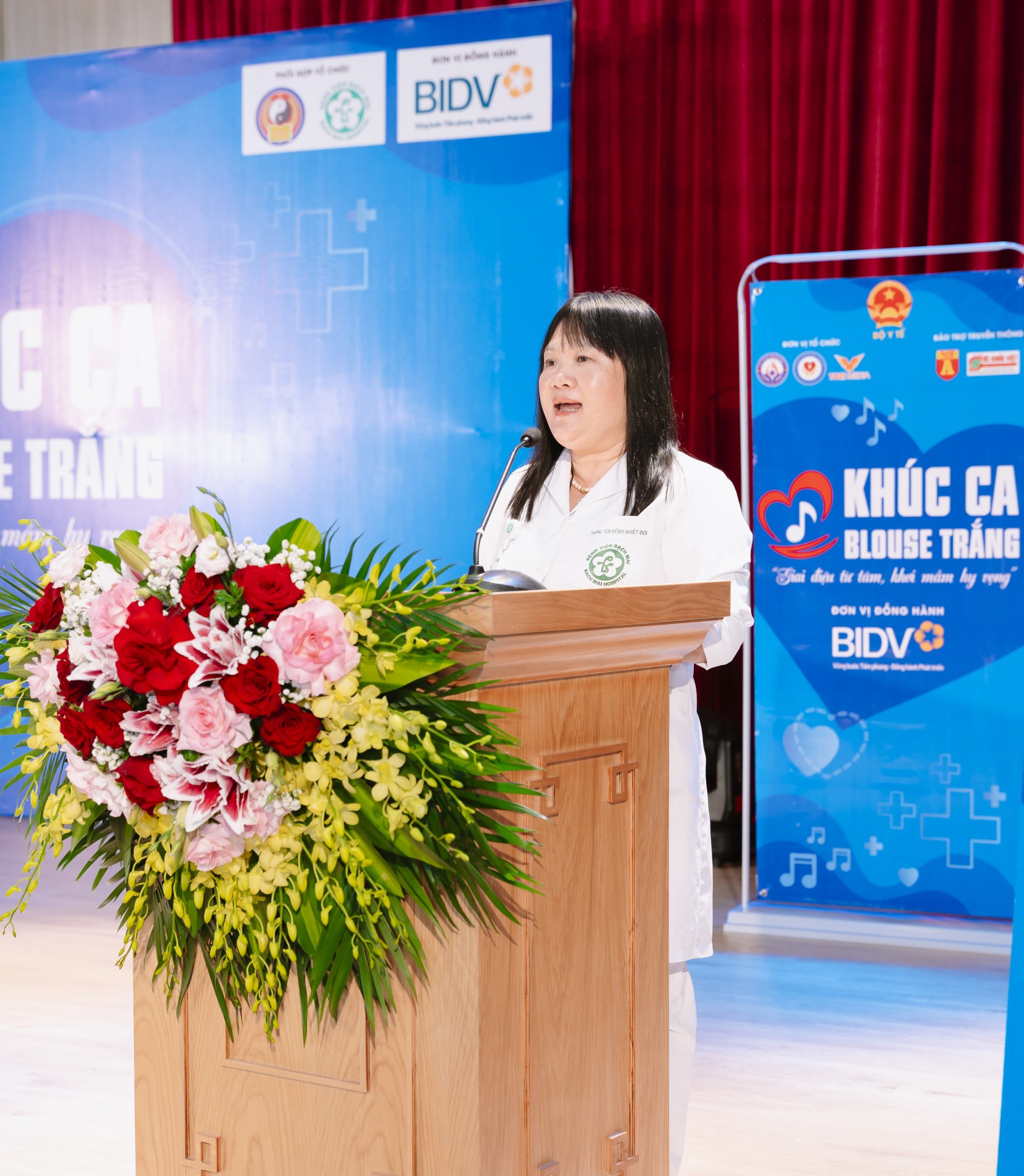 Khúc Ca Blouse Trắng 2026 Khúc Ca Blouse Trắng 2026