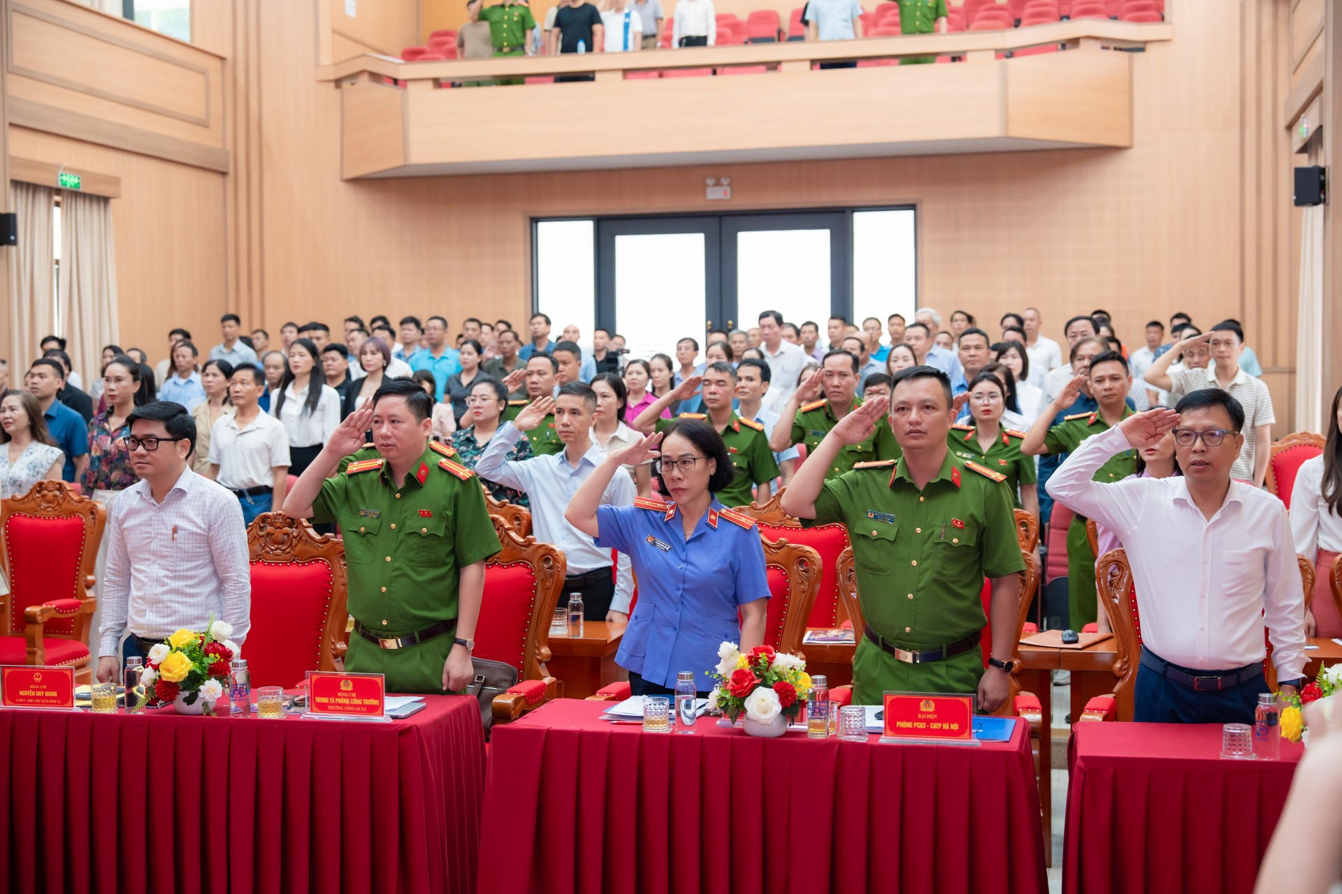 Pháp luật – Sức khỏe – Doanh nghiệp: Tìm giải pháp tăng cường chống hàng giả và gian lận thương mại Pháp luật – Sức khỏe – Doanh nghiệp: Tìm giải pháp tăng cường chống hàng giả và gian lận thương mại