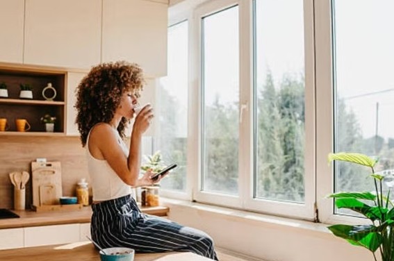 Không phải cà phê, ánh sáng buổi sáng mới là "chìa khóa" giúp tỉnh táo và ngủ ngon