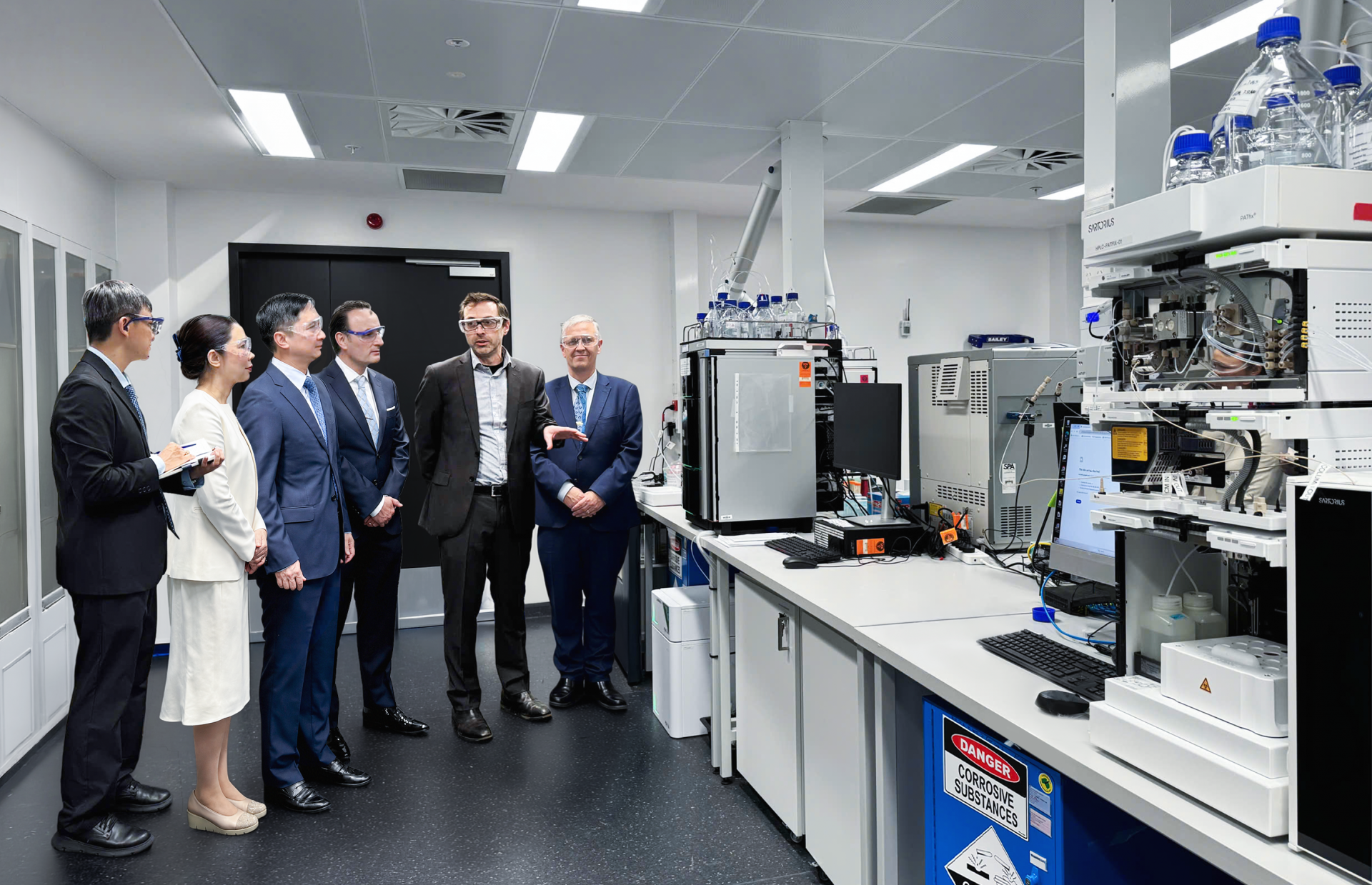 Tâm Anh & Viện RNA UNSW (Australia) hợp tác phát triển nền tảng công nghệ RNA tiềm năng của vắc xin ung thư, thuốc sinh học thế hệ mới