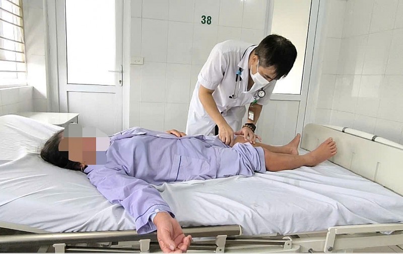 Sốt xuất huyết: Hết sốt chưa đồng nghĩa đã hết nguy hiểm Sốt xuất huyết: Hết sốt chưa đồng nghĩa đã hết nguy hiểm