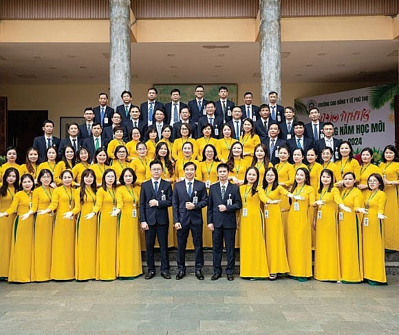 Nơi khởi đầu vững chắc cho hành trình trở thành những cán bộ y tế giỏi chuyên môn, giàu y đức và sẵn sàng cống hiến vì sức khỏe cộng đồng Nơi khởi đầu vững chắc cho hành trình trở thành những cán bộ y tế giỏi chuyên môn, giàu y đức và sẵn sàng cống hiến vì sức khỏe cộng đồng