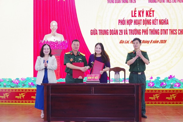 Gia Lai: Trung đoàn 29 ký kết phối hợp hoạt động kết nghĩa với Trường PTDTNT THCS Chư Prông