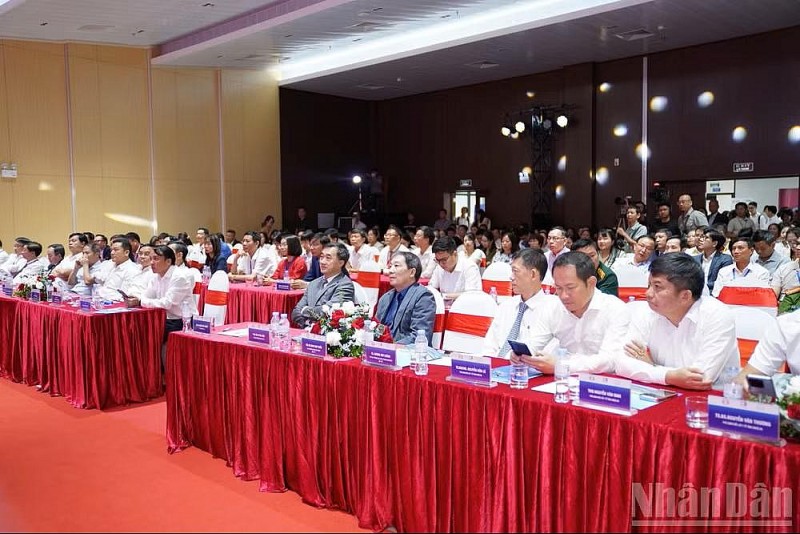 Ứng dụng y học chính xác trong chẩn đoán, điều trị ung thư đến gần hơn với người bệnh Ứng dụng y học chính xác trong chẩn đoán, điều trị ung thư đến gần hơn với người bệnh