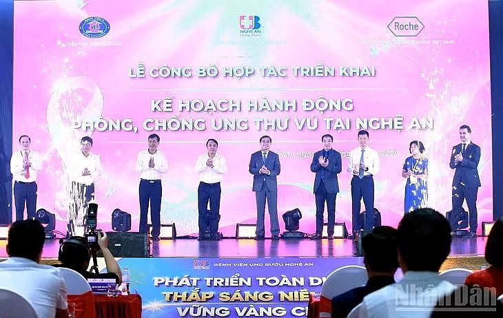Ứng dụng y học chính xác trong chẩn đoán, điều trị ung thư đến gần hơn với người bệnh Ứng dụng y học chính xác trong chẩn đoán, điều trị ung thư đến gần hơn với người bệnh