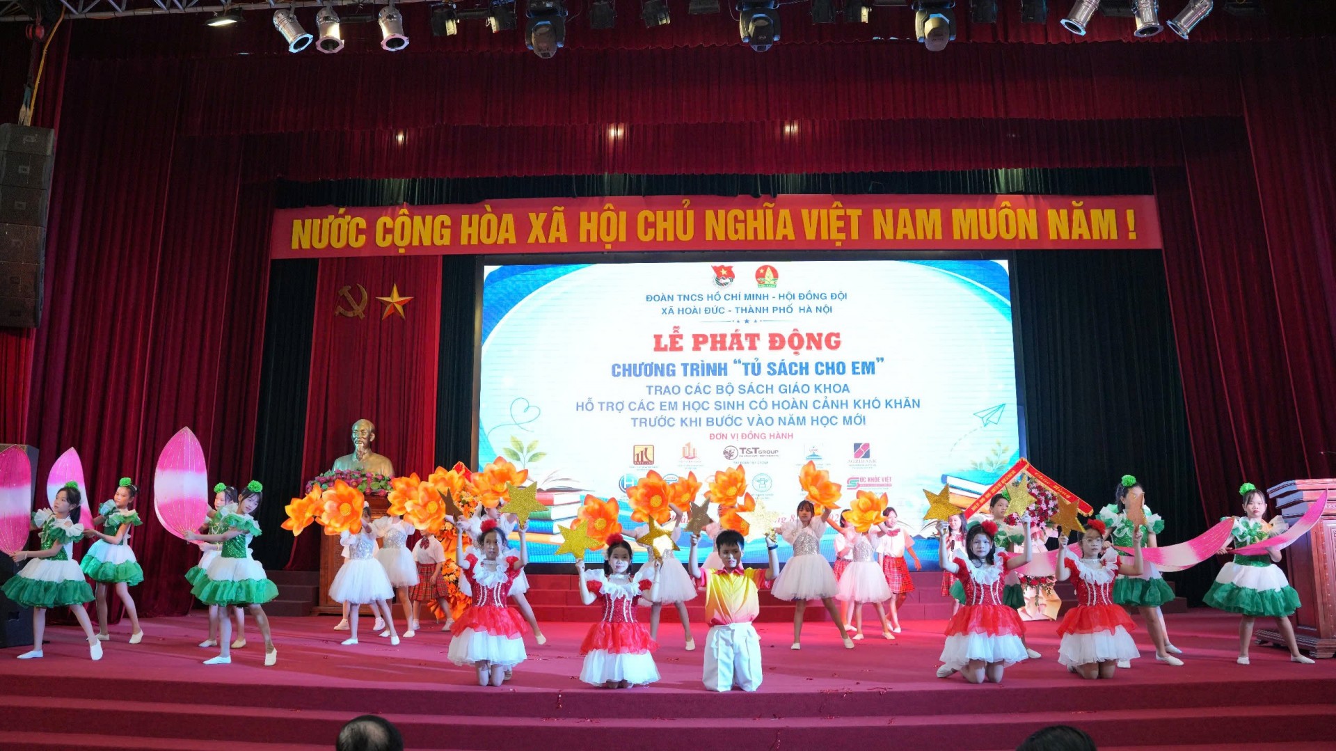 Lan tỏa tình yêu thương trước năm học mới: Lễ phát động chương trình Lan tỏa tình yêu thương trước năm học mới: Lễ phát động chương trình