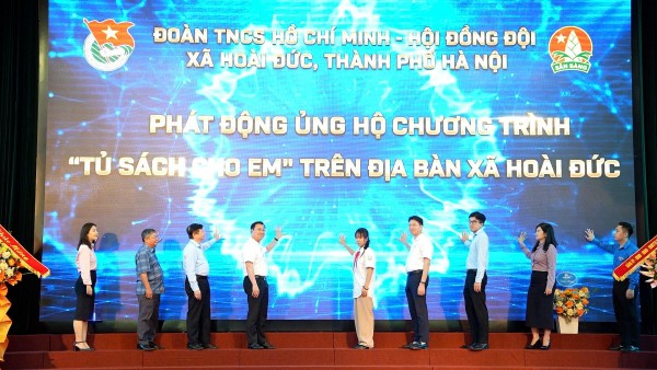 Lan tỏa tình yêu thương trước năm học mới: Lễ phát động chương trình "Tủ sách cho em" tại xã Hoài Đức