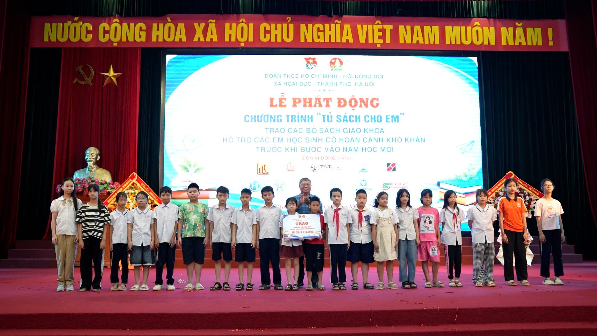 Lan tỏa tình yêu thương trước năm học mới: Lễ phát động chương trình Lan tỏa tình yêu thương trước năm học mới: Lễ phát động chương trình
