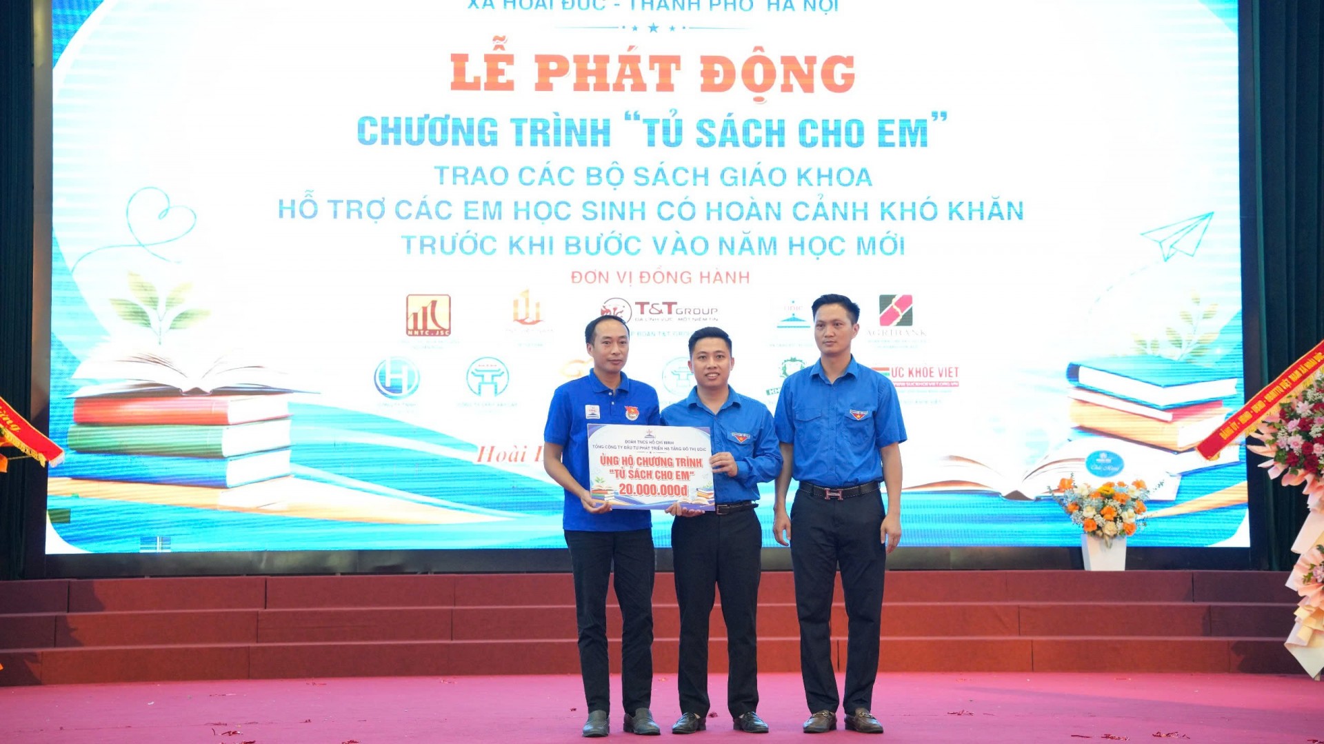 Lan tỏa tình yêu thương trước năm học mới: Lễ phát động chương trình Lan tỏa tình yêu thương trước năm học mới: Lễ phát động chương trình