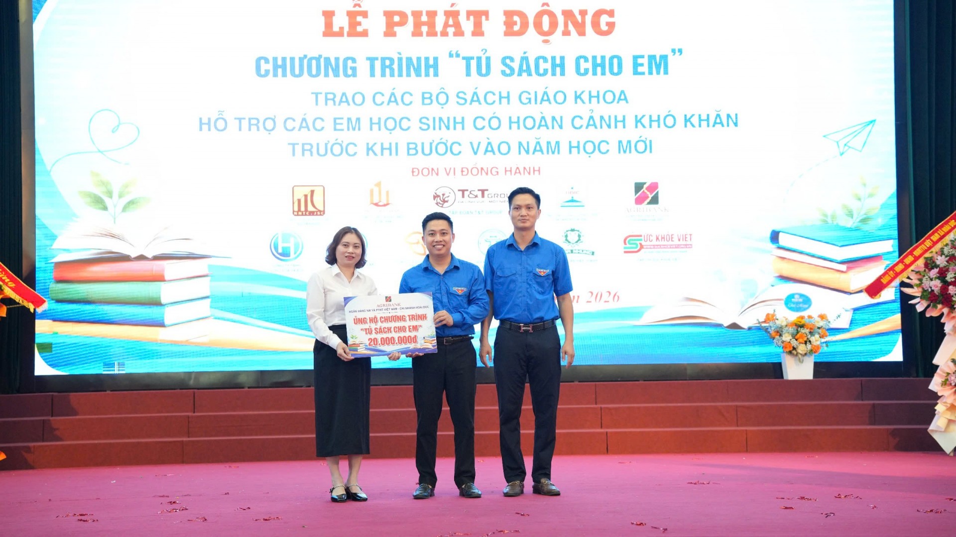 Lan tỏa tình yêu thương trước năm học mới: Lễ phát động chương trình Lan tỏa tình yêu thương trước năm học mới: Lễ phát động chương trình