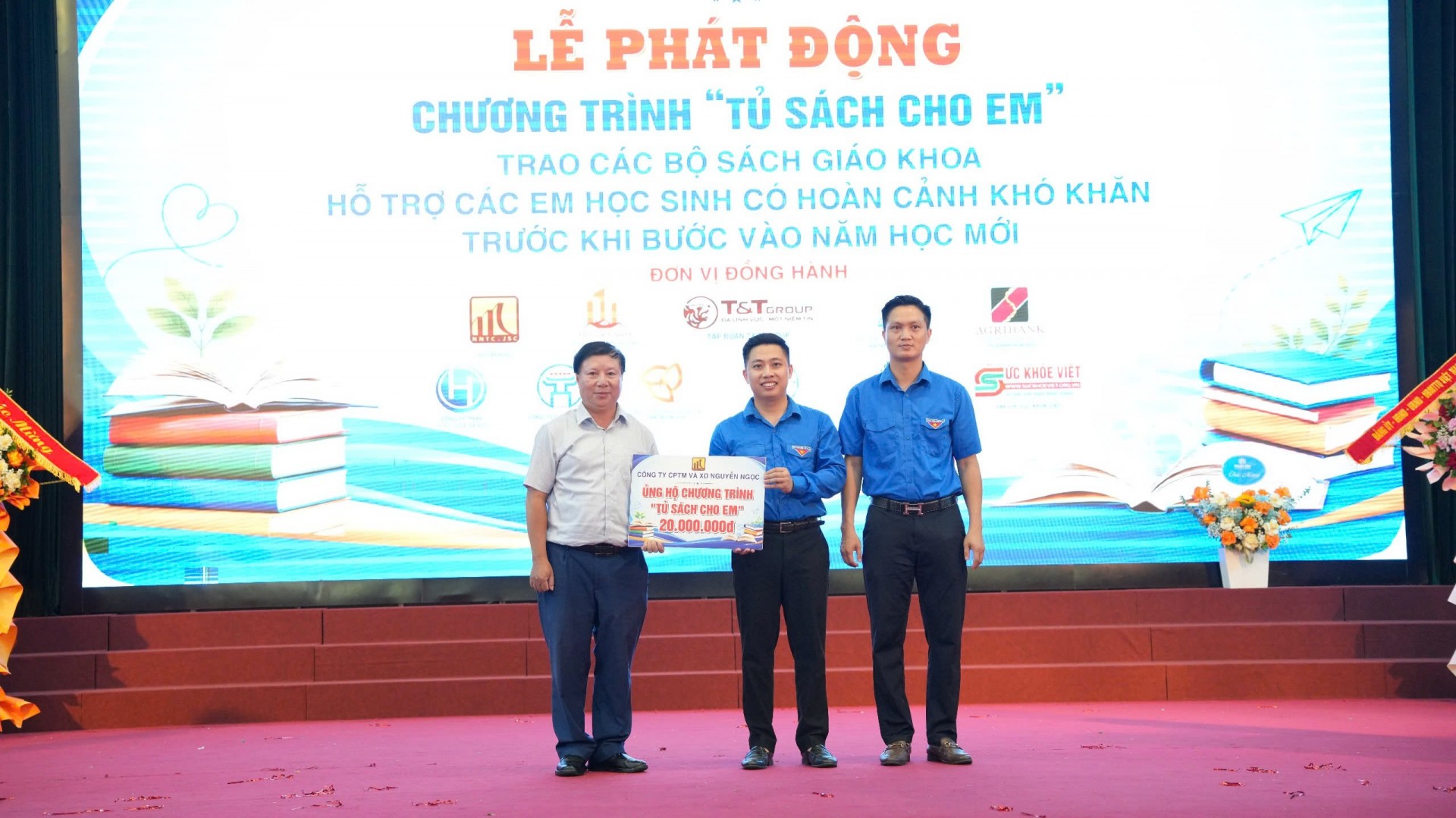 Lan tỏa tình yêu thương trước năm học mới: Lễ phát động chương trình Lan tỏa tình yêu thương trước năm học mới: Lễ phát động chương trình
