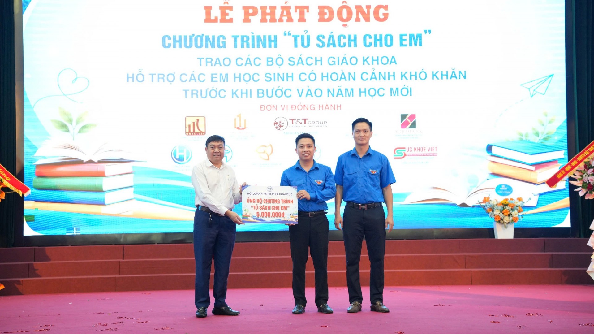 Lan tỏa tình yêu thương trước năm học mới: Lễ phát động chương trình Lan tỏa tình yêu thương trước năm học mới: Lễ phát động chương trình