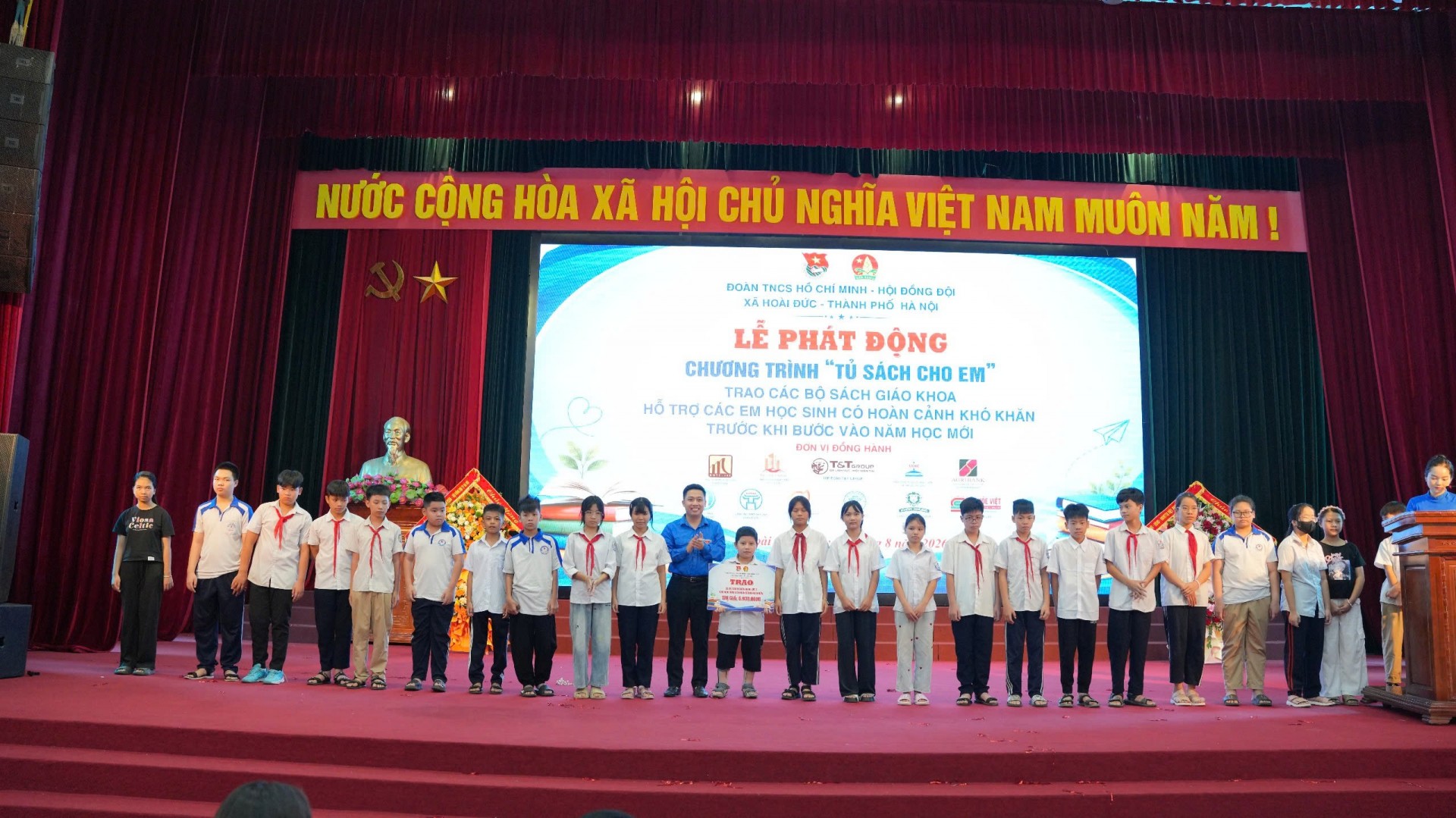 Lan tỏa tình yêu thương trước năm học mới: Lễ phát động chương trình Lan tỏa tình yêu thương trước năm học mới: Lễ phát động chương trình