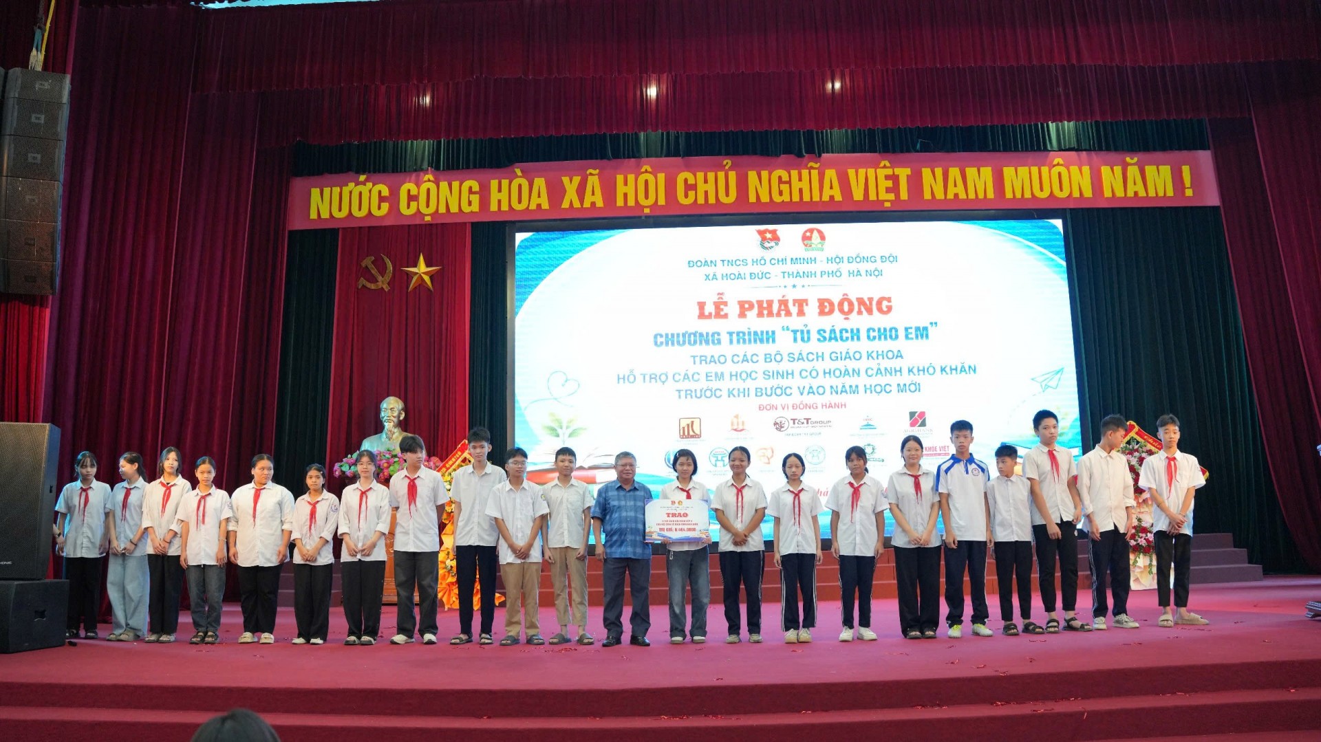 Lan tỏa tình yêu thương trước năm học mới: Lễ phát động chương trình Lan tỏa tình yêu thương trước năm học mới: Lễ phát động chương trình