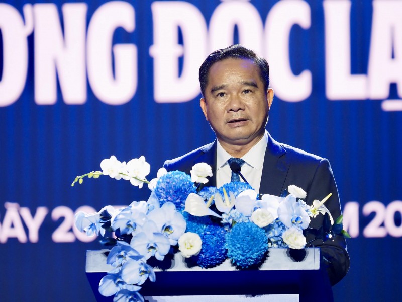 Vinamilk đón nhận Huân chương độc lập hạng nhất tại dấu mốc 50 năm Vinamilk đón nhận Huân chương độc lập hạng nhất tại dấu mốc 50 năm