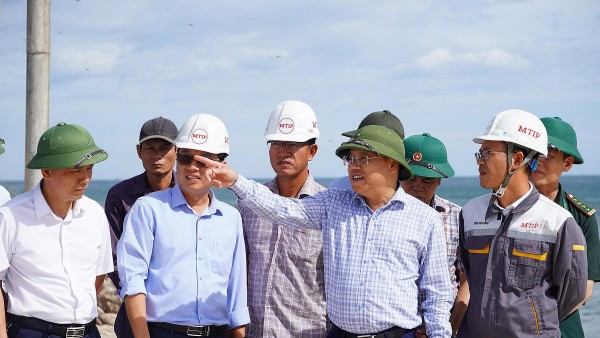 Quảng Trị: Phó Chủ tịch UBND tỉnh Lê Đức Tiến kiểm tra, tháo gỡ vướng mắc tại Dự án Khu bến cảng Mỹ Thủy