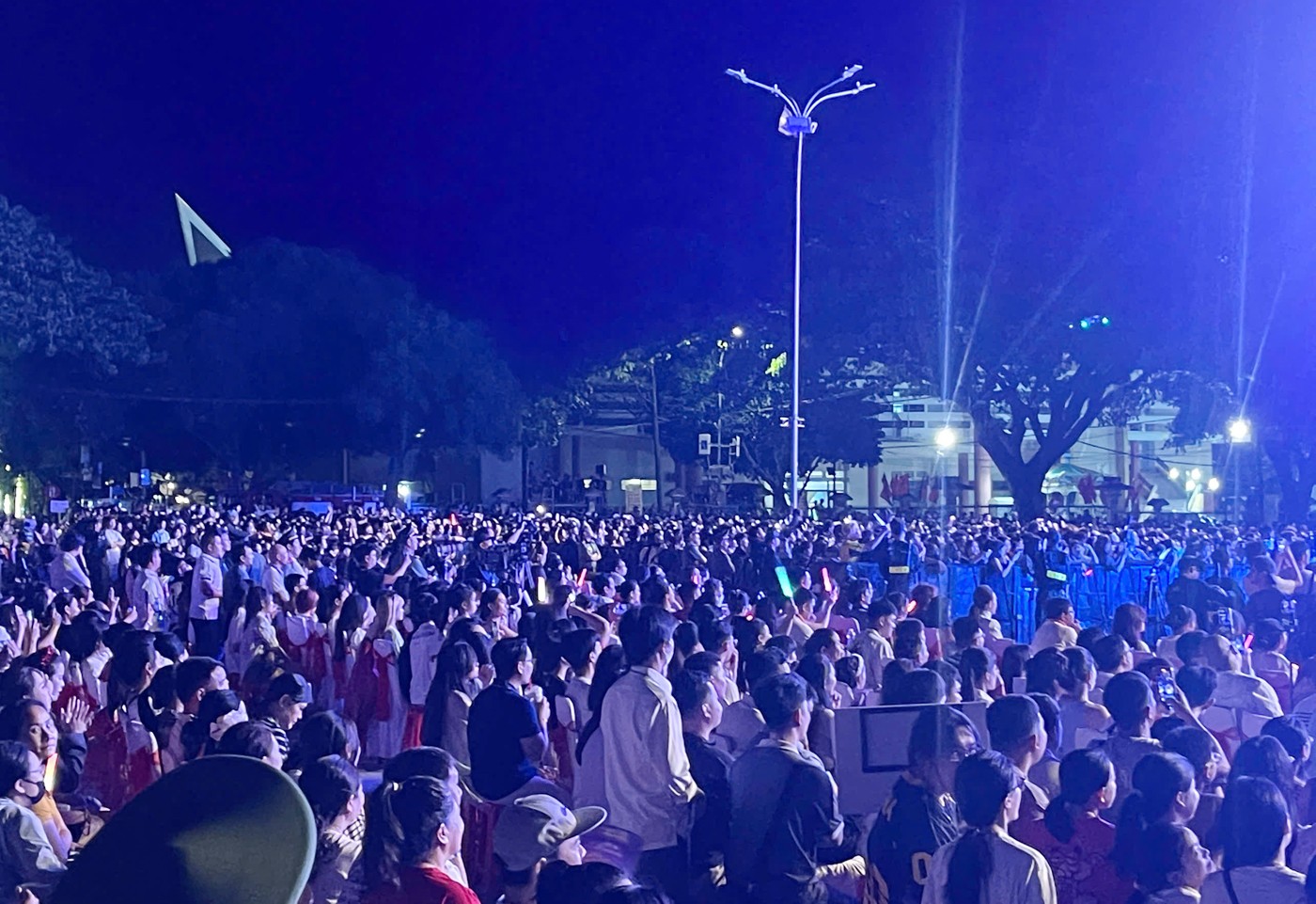 Bùng nổ không gian âm nhạc đẳng cấp tại Đêm Đại nhạc hội “Đắk Lắk - Vươn tầm, khởi sắc” Bùng nổ không gian âm nhạc đẳng cấp tại Đêm Đại nhạc hội “Đắk Lắk - Vươn tầm, khởi sắc”