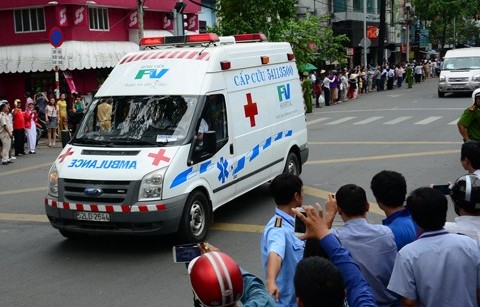 Liên tiếp mở luồng xanh cho xe cứu thương cấp cứu bệnh nhân vì mục đích nhân đạo