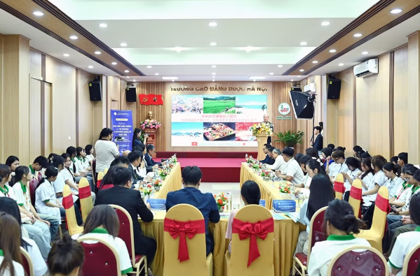 Kết nối sinh viên ngành điều dưỡng Việt Nam với thị trường lao động quốc tế